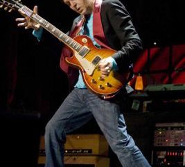 paul-mccartney-chichen+itza