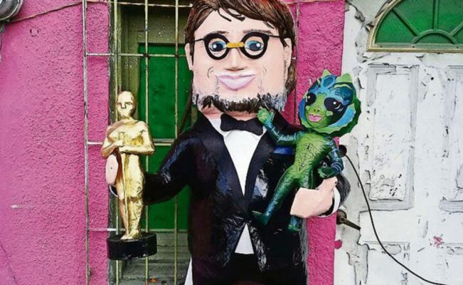 Piñata guillermo del toro 2018