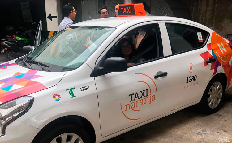 Taxi Naranja en Cancún