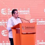 Participa Carlos Joaquín en Cumbre de Negocios en Cancún