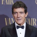 En su cumpleaños, Antonio Banderas revela que dio positivo por coronavirus