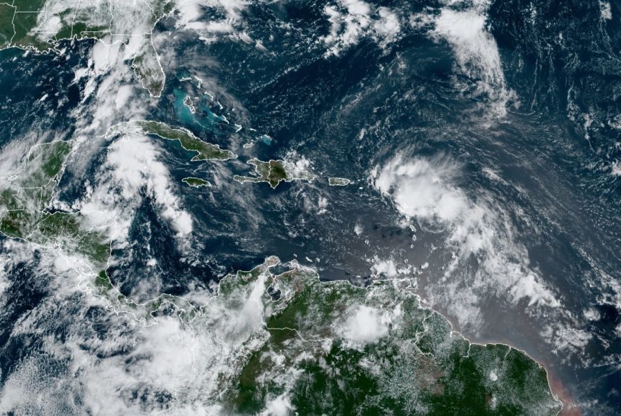 La depresión tropical 13 se convierte en tormenta tropical Laura