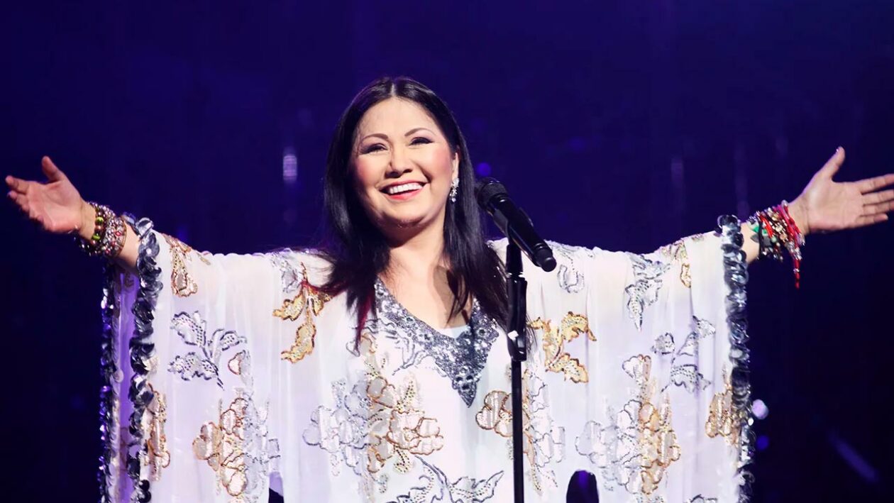 Ana Gabriel en Cancún celebrando 50 años de éxitos