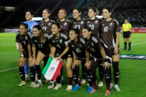 Goliza de México a Costa Rica en el Estadio Andrés Quintana Roo de Cancún