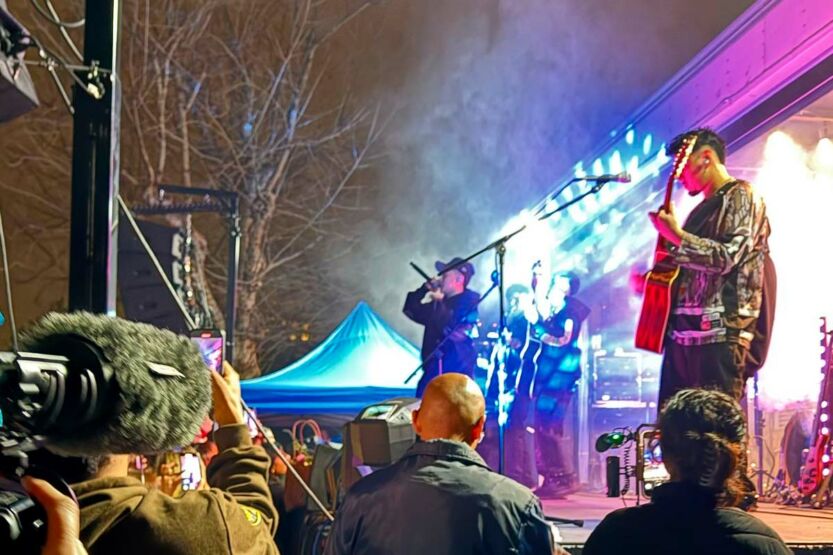 Yahritza y Su Esencia conmueven a Altadena con su música y solidaridad