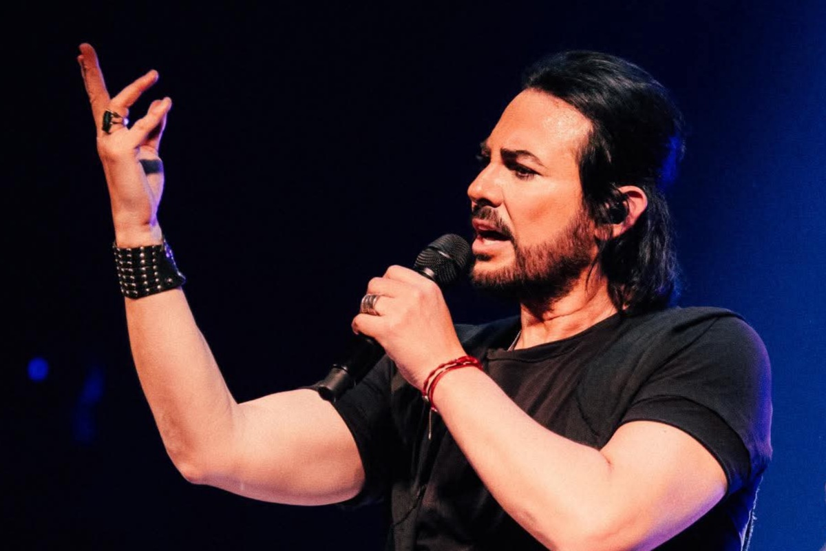 Beto Cuevas en Mérida con su gira “Acústico 2025”