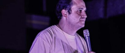 Ricardo O’Farrill en Cancún presentandoCorto Circuito el 29 de junio