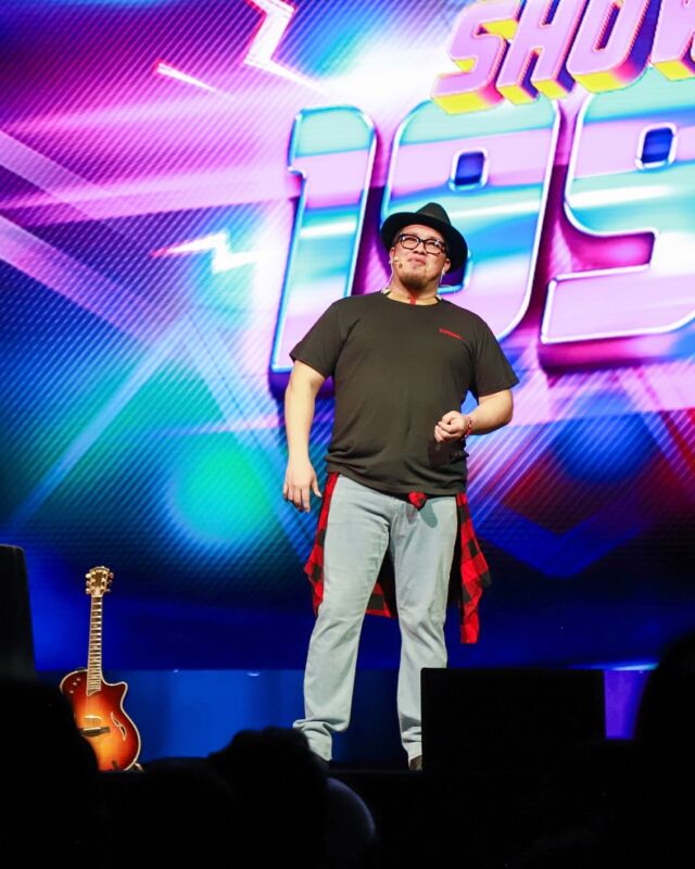 Franco Escamilla en Cancún presentando “Show 1995” este 20 de septiembre