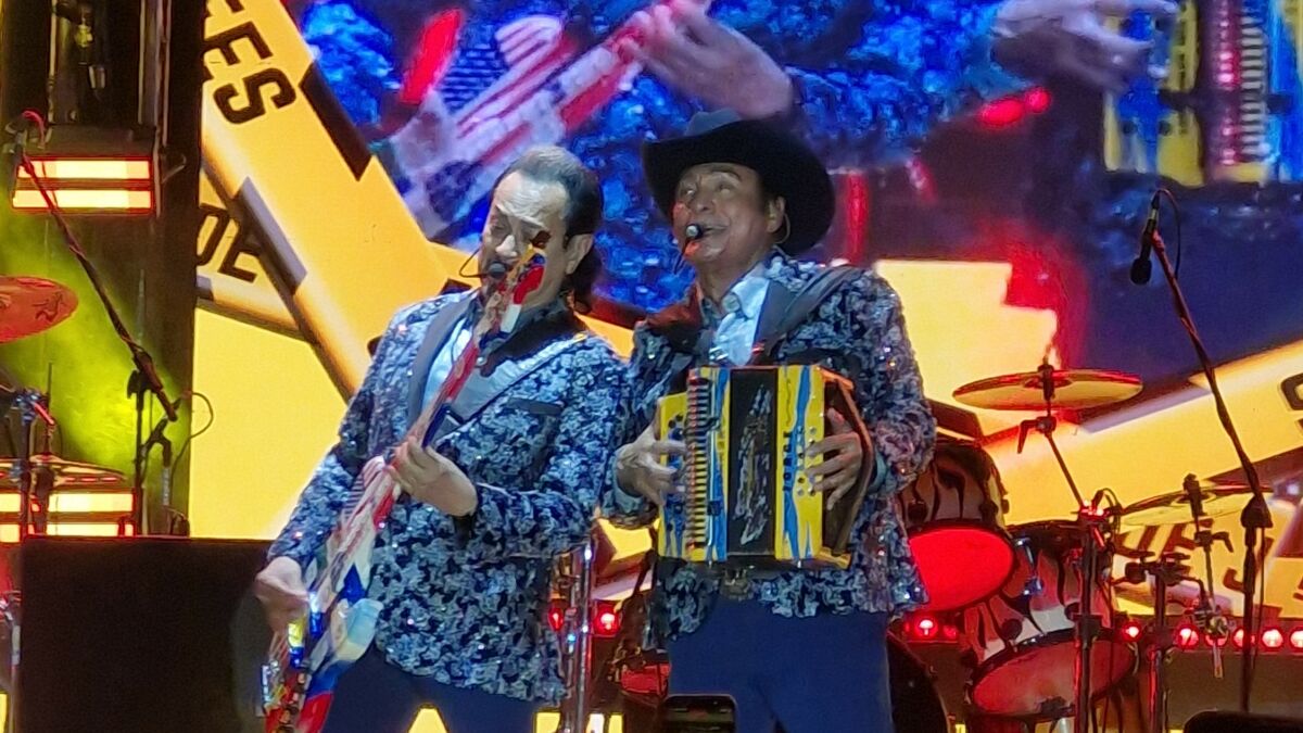 Cancún canta con Los Tigres del Norte en una noche inolvidable
