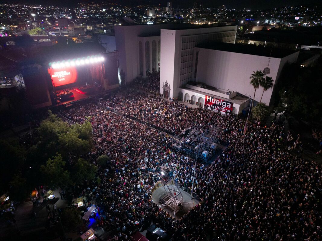 Carlos Rivera hace vibrar Hermosillo ante 35 mil fans antes de su concierto en Cancún