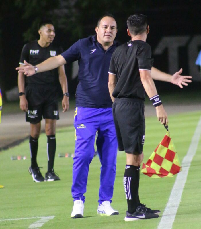 Clásico de Leyendas en Cancún termina en empate y con las tribunas como protagonistas