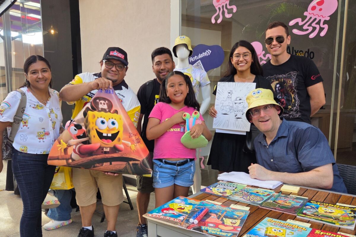 Gregg Schigiel en Cancún: Ilustrador de Bob Esponja firma autógrafos durante Medusa Fest en Grand Outlet Riviera Maya