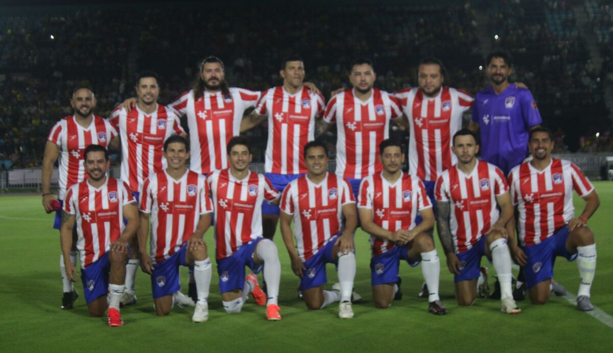 Clásico de Leyendas en Cancún termina en empate y con las tribunas como protagonistas