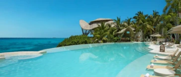 Así fueron las vacaciones de Raúl Jiménez en Isla Mujeres